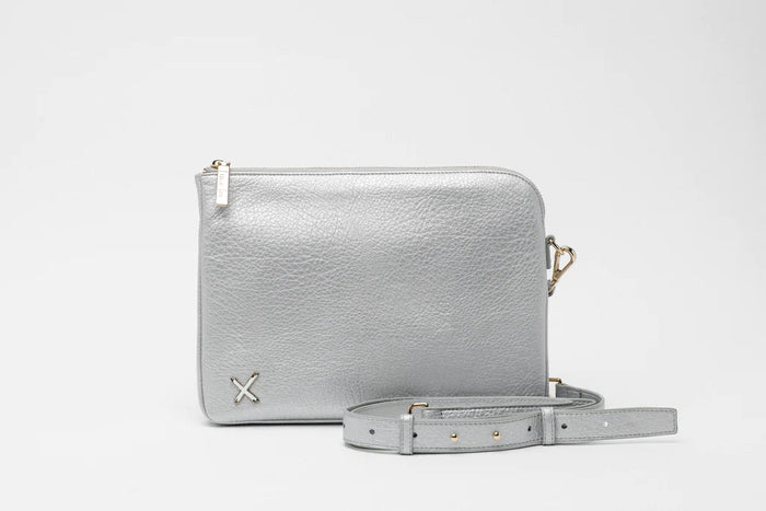 HOME-LEE_OVERSIZED CLUTCH SILVER _ OVERSIZED CLUTCH SILVER _ Ebony Boutique NZ