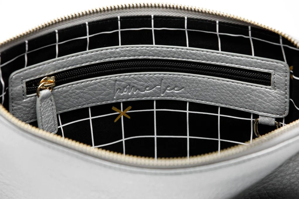 HOME-LEE_OVERSIZED CLUTCH SILVER _ OVERSIZED CLUTCH SILVER _ Ebony Boutique NZ
