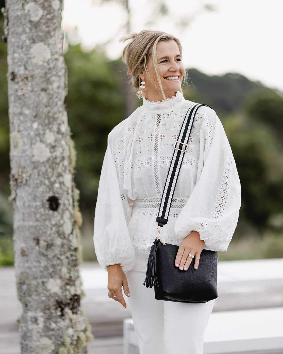 LOUENHIDE_KASEY CROSSBODY BAG BLACK STRIPE GUITAR STRAP _ _ Ebony Boutique NZ