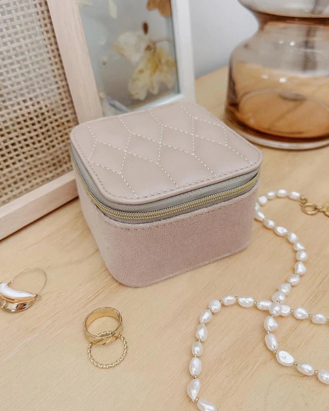 LOUENHIDE_BEAU JEWELLERY BOX VELVET MALT _ BEAU JEWELLERY BOX VELVET MALT _ Ebony Boutique NZ