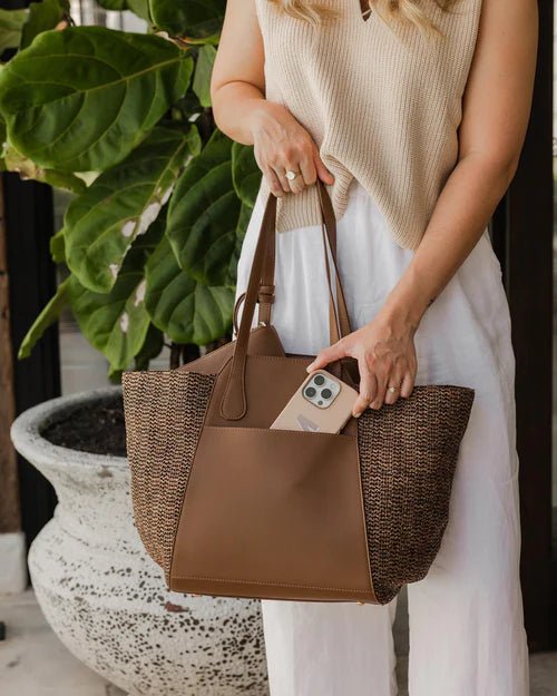 LOUENHIDE_CORDOBA CROCHET TOTE BAG COCOA _ CORDOBA CROCHET TOTE BAG COCOA _ Ebony Boutique NZ