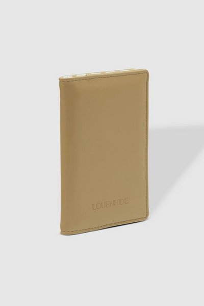 LOUENHIDE_PEPPER PASSPORT HOLDER CAMEL _ PEPPER PASSPORT HOLDER CAMEL _ Ebony Boutique NZ