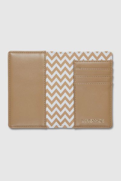 LOUENHIDE_PEPPER PASSPORT HOLDER CAMEL _ PEPPER PASSPORT HOLDER CAMEL _ Ebony Boutique NZ