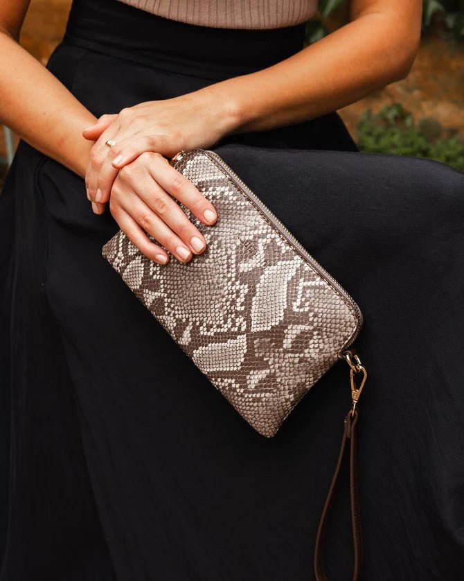 LOUENHIDE_POPPY CLUTCH COFFEE _ POPPY CLUTCH COFFEE _ Ebony Boutique NZ