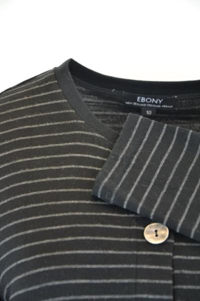 EBONY_MERINO CRESCENT HEM CARDIGAN WITH POCKETS LONG SLEEVES ROUND NECK STRIPE BLACK/GREY _ _ Ebony Boutique NZ
