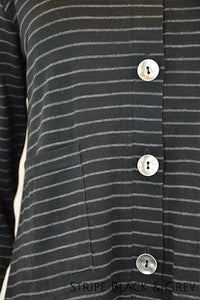 EBONY_MERINO CRESCENT HEM CARDIGAN WITH POCKETS LONG SLEEVES ROUND NECK STRIPE BLACK/GREY _ _ Ebony Boutique NZ