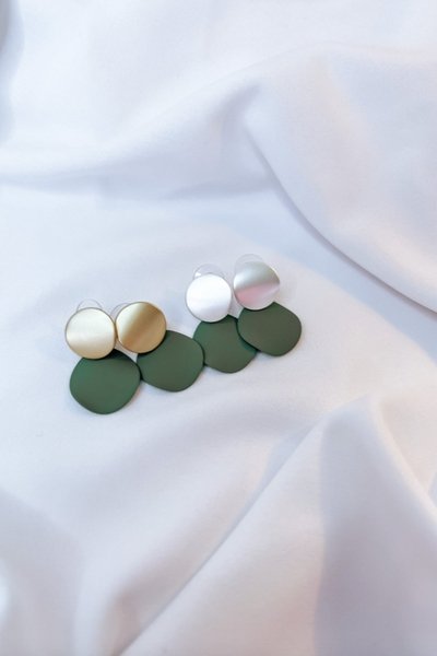 WILLOW COLLECTIVE_ROUND EARRINGS SILVER KHAKI _ _ Ebony Boutique NZ