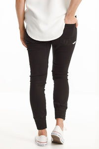 HOME-LEE_WEEKENDER JEANS JET BLACK _ _ Ebony Boutique NZ