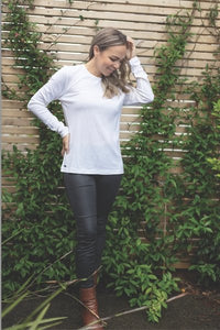 EBONY_WOMENS 100% MERINO (210) LONG SLEEVE CREW TOP IVORY _ _ Ebony Boutique NZ