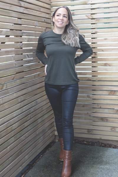 EBONY_WOMENS 100% MERINO (210) LONG SLEEVE CREW TOP OLIVE _ _ Ebony Boutique NZ