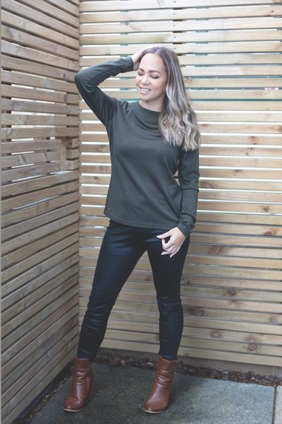 EBONY_WOMENS 100% MERINO (210) LONG SLEEVE CREW TOP OLIVE _ _ Ebony Boutique NZ