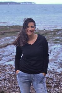 EBONY_WOMENS 100% MERINO (210) LONG SLEEVE V NECK TOP BLACK _ _ Ebony Boutique NZ