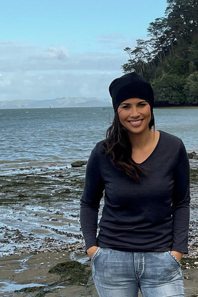 EBONY_WOMENS 100% MERINO (210) LONG SLEEVE V NECK TOP ORION _ _ Ebony Boutique NZ