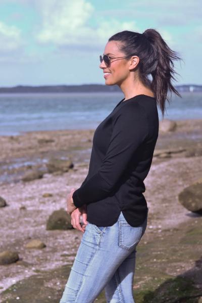 EBONY_WOMENS 100% MERINO WOOL (210) CURVE HEM LONG SLEEVE TOP BLACK _ _ Ebony Boutique NZ