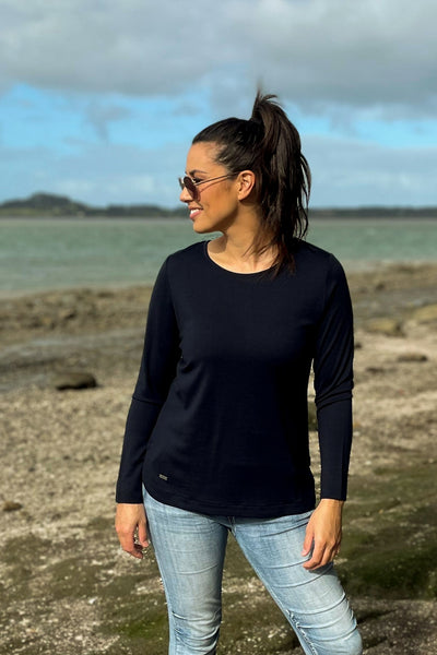 EBONY_WOMENS 100% MERINO WOOL (210) CURVE HEM LONG SLEEVE TOP FRENCH NAVY _ _ Ebony Boutique NZ