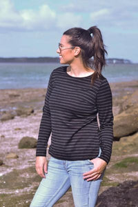 EBONY_WOMENS 100% MERINO WOOL (210) CURVE HEM LONG SLEEVE TOP STRIPE BLACK/GREY _ _ Ebony Boutique NZ