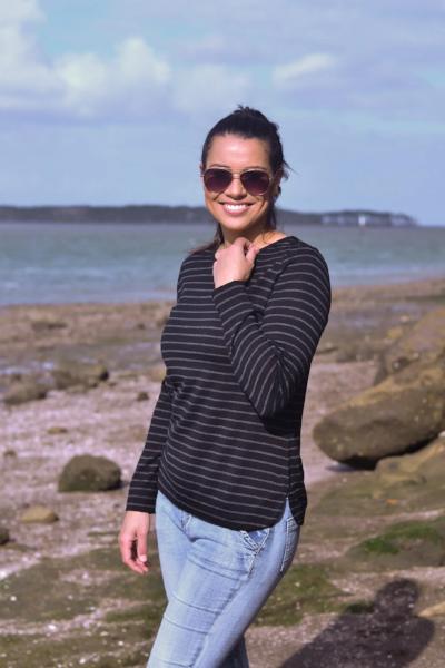 EBONY_WOMENS 100% MERINO WOOL (210) CURVE HEM LONG SLEEVE TOP STRIPE BLACK/GREY _ _ Ebony Boutique NZ