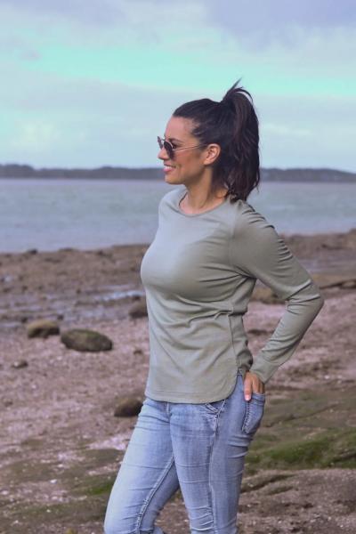 EBONY_WOMENS 100% MERINO WOOL (210) CURVE HEM LONG SLEEVE TOP SAGE _ _ Ebony Boutique NZ