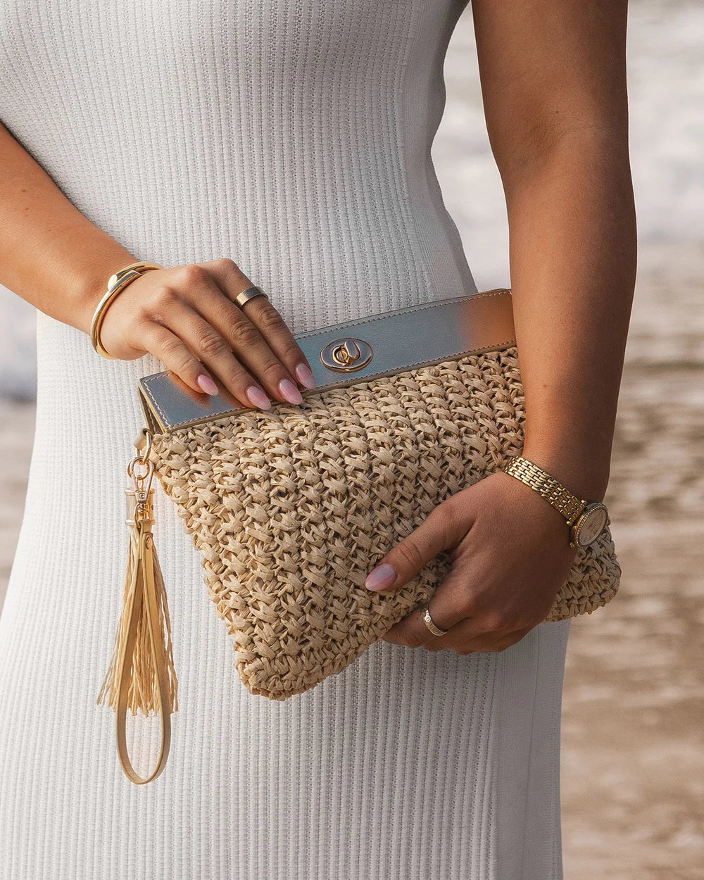 FERN RAFFIA CLUTCH CHAMPAGNE