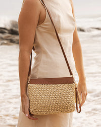 FERN RAFFIA CLUTCH TAN