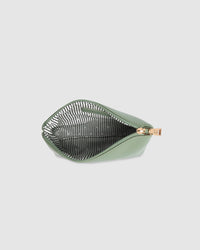 THE EVERYDAY POUCH SAGE GREEN