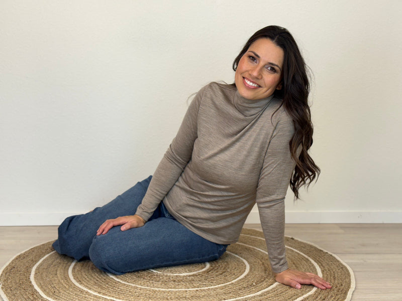 WOMENS 100% MERINO (210) LONG SLEEVE HIGH NECK TOP CAPPUCCINO