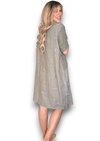 C'EST LA VIE EASY DRESS MOCHA