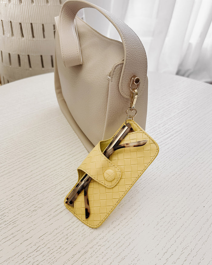 SKITTLE SUNGLASS CASE WOVEN BUTTER