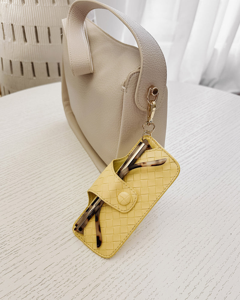 SKITTLE SUNGLASS CASE WOVEN BUTTER