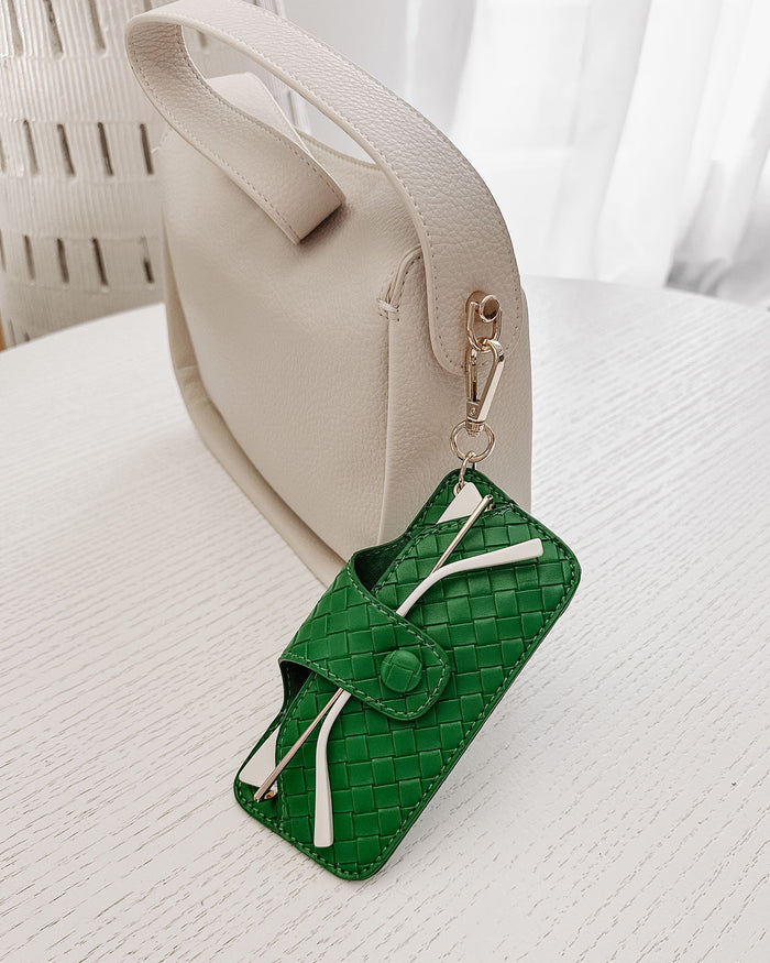 SKITTLE SUNGLASS CASE WOVEN GREEN