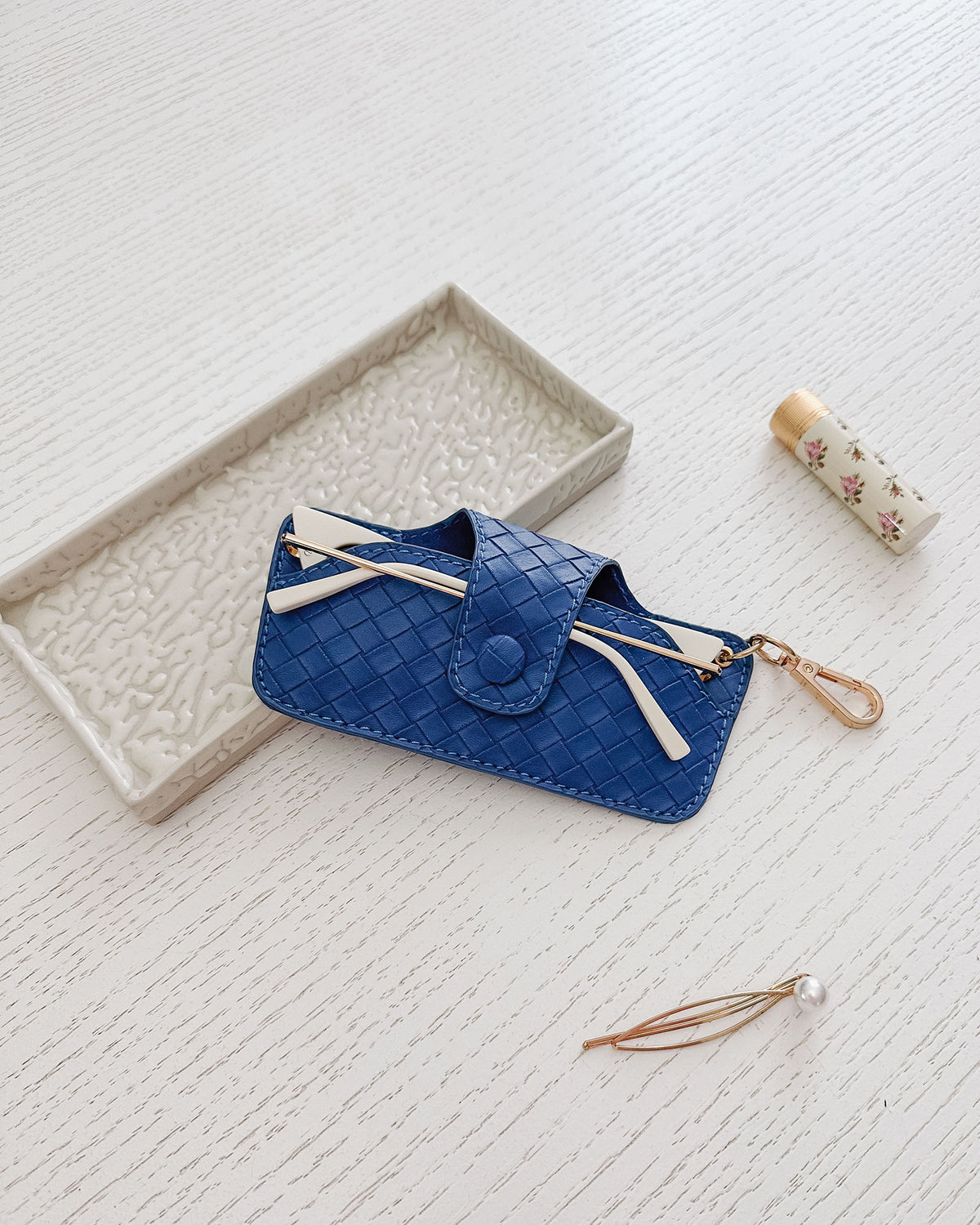 SKITTLE SUNGLASS CASE WOVEN OCEAN BLUE