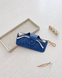SKITTLE SUNGLASS CASE WOVEN OCEAN BLUE