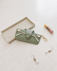 SKITTLE SUNGLASS CASE WOVEN SAGE GREEN