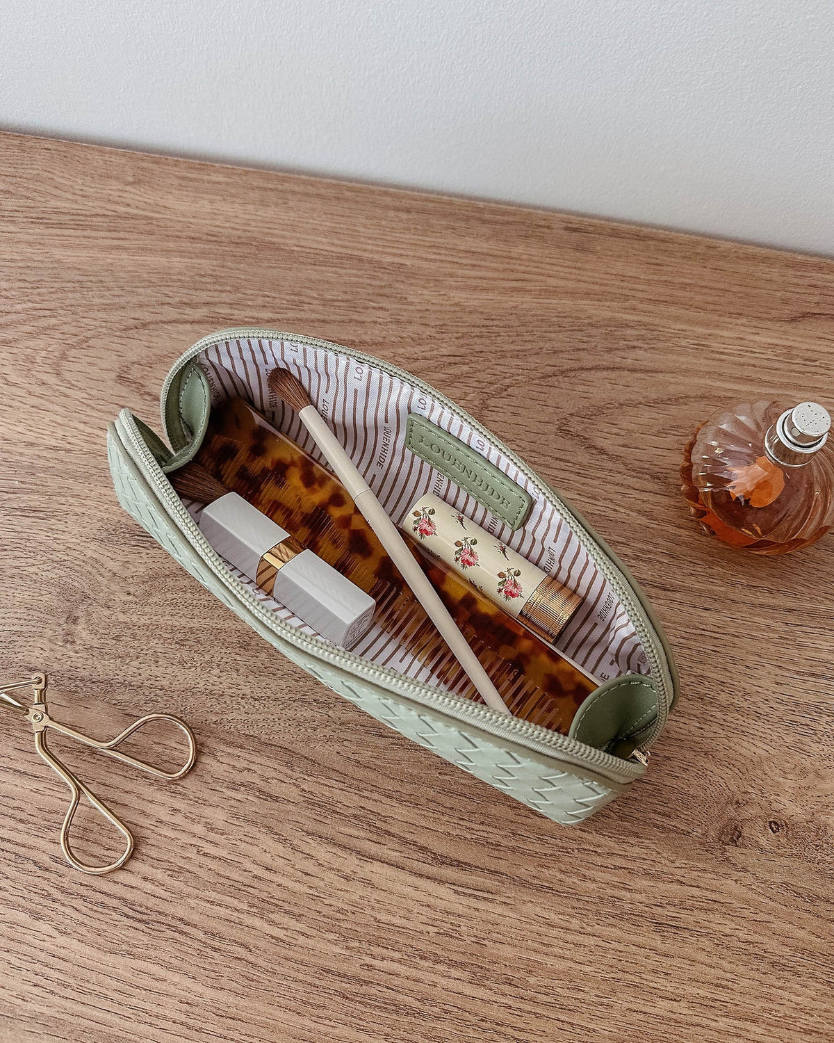 JAYNE WOVEN MAKEUP BAG SAGE GREEN