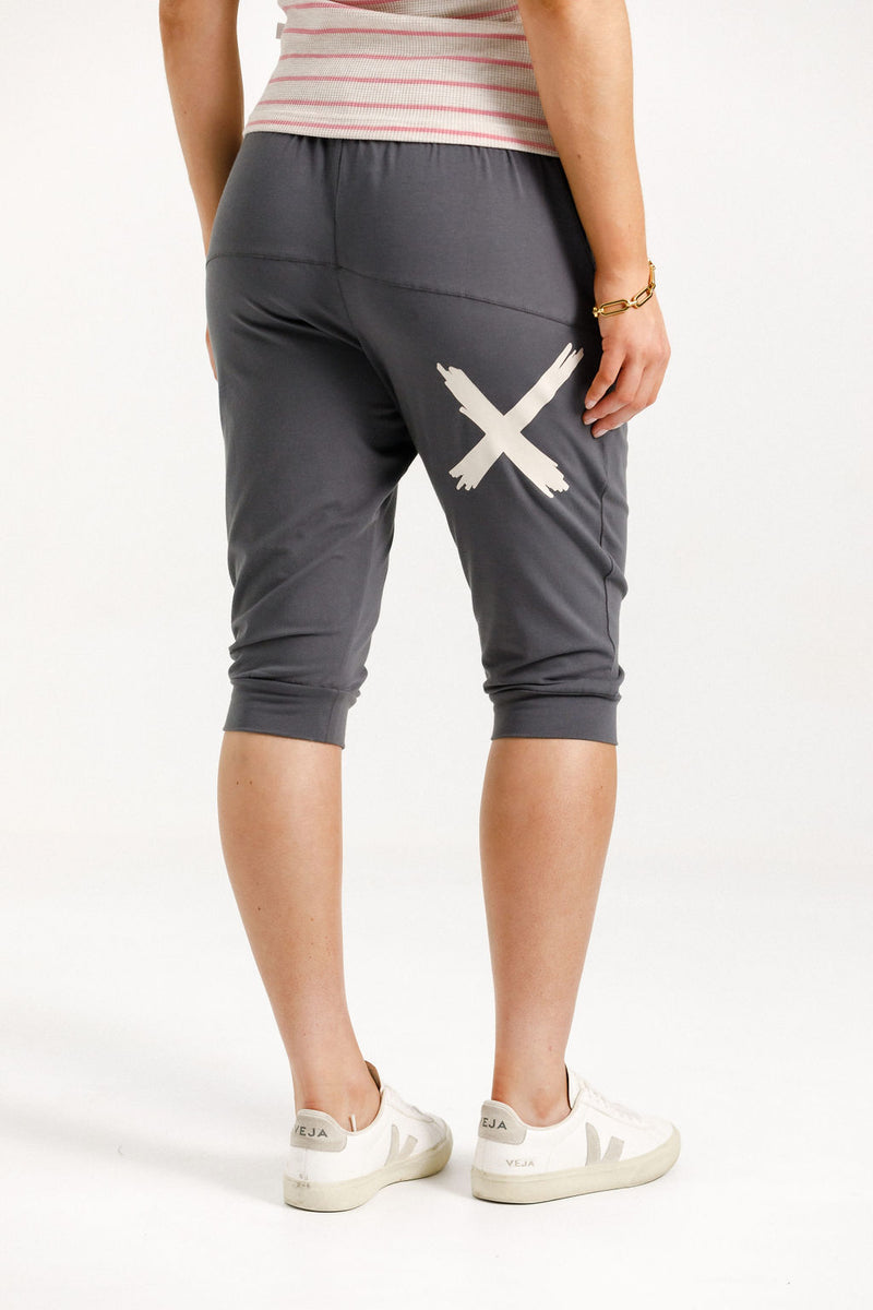 3/4 APARTMENT PANT GRAPHITE WITH IVORY