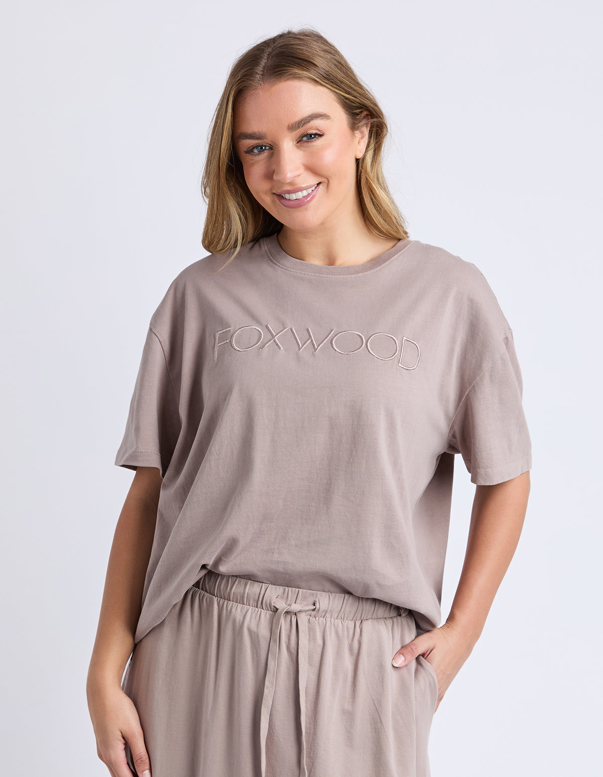 SIMPLIFIED TEE MOCHA