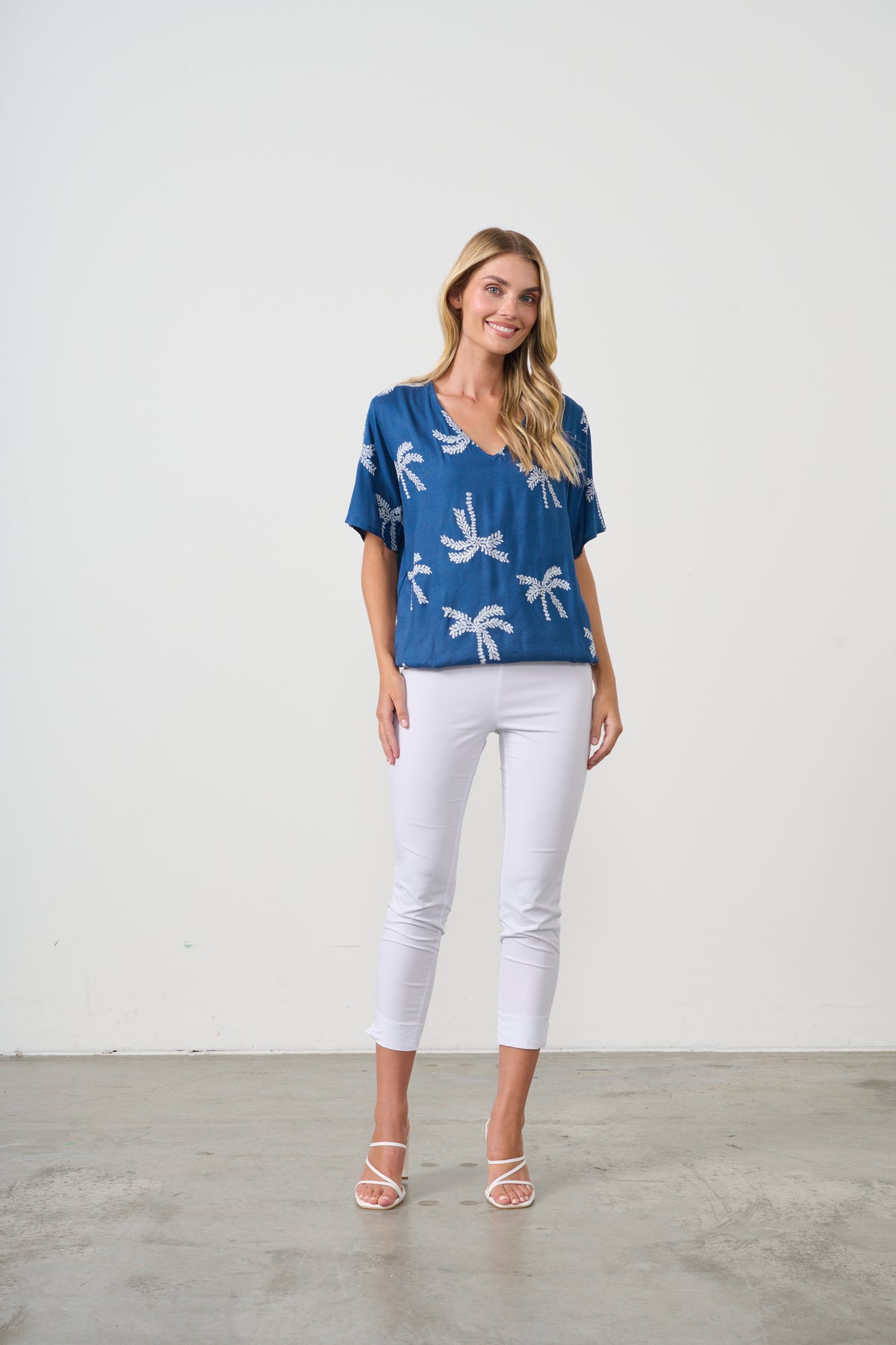 ELASTIC HEM BLOUSE PALMS PRINT