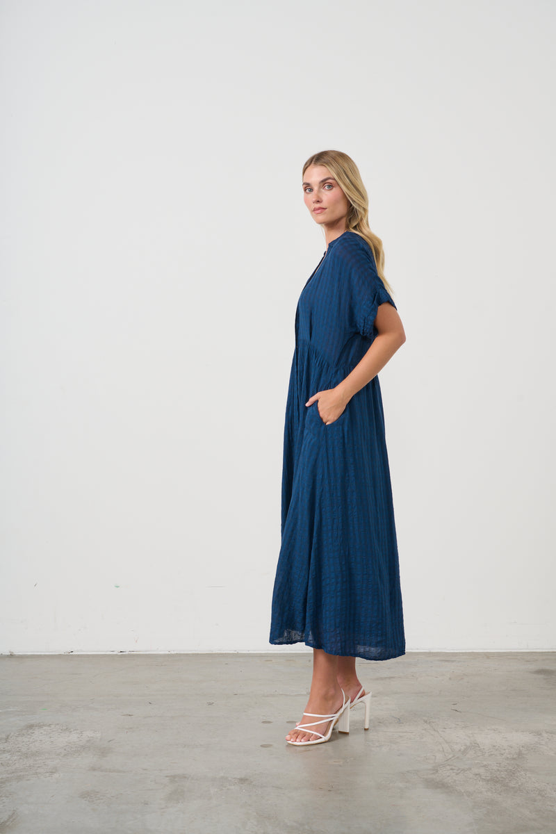 SEERSUCKER DRESS HIDDEN BUTTONS OXFORD BLUE