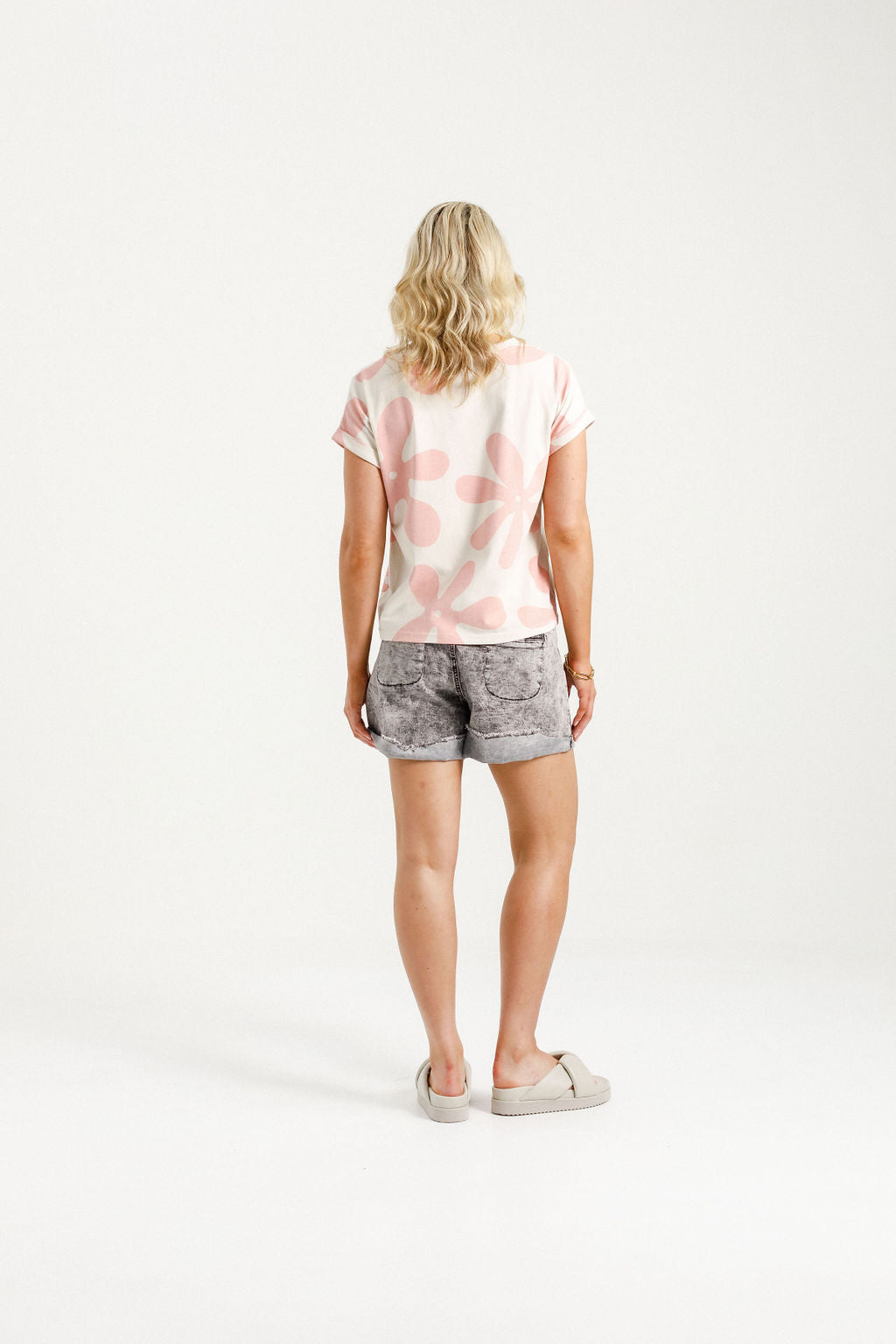 JACKIE TEE BLOSSOM DAISIES