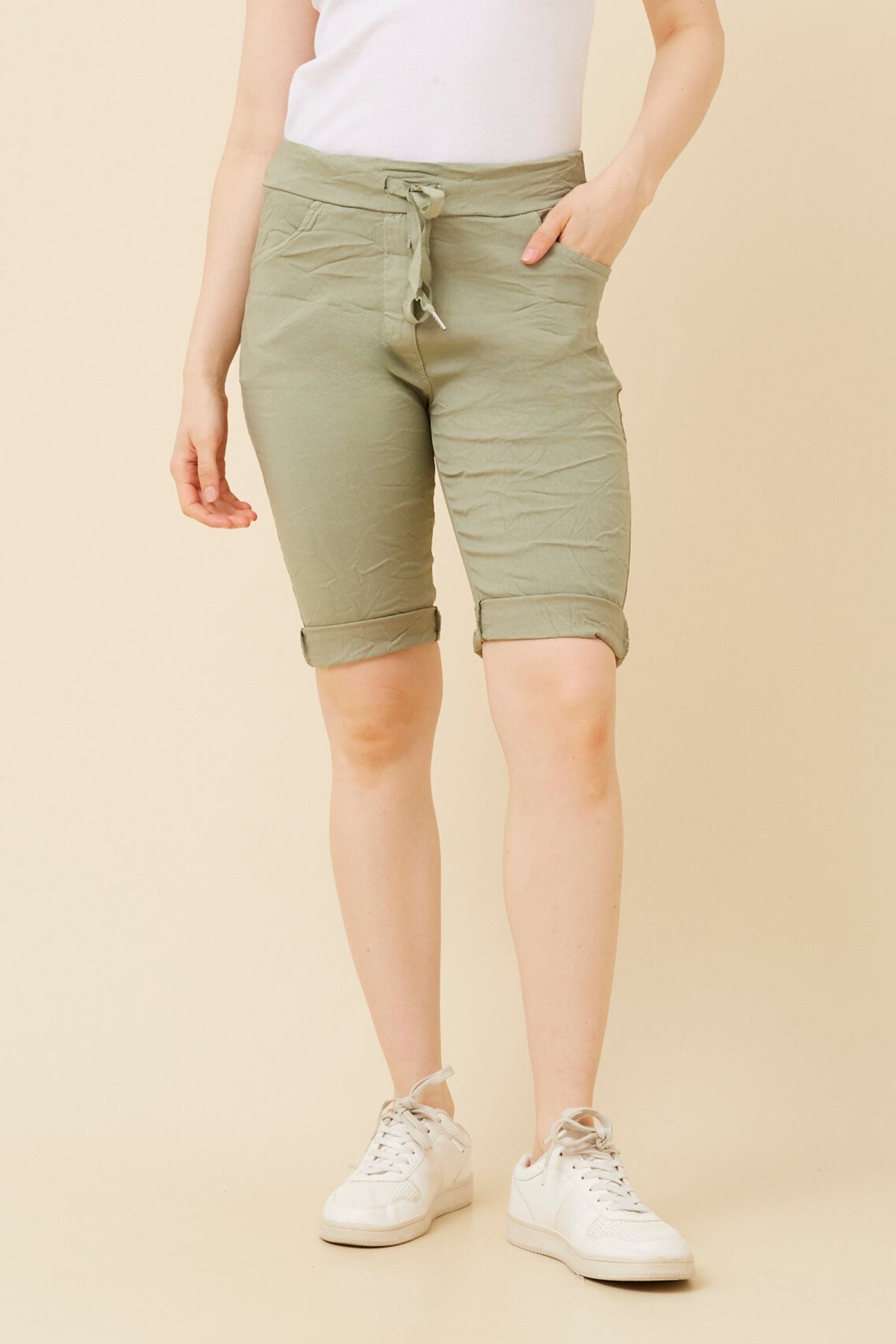 CRINKLE JOGGER SHORTS SAGE