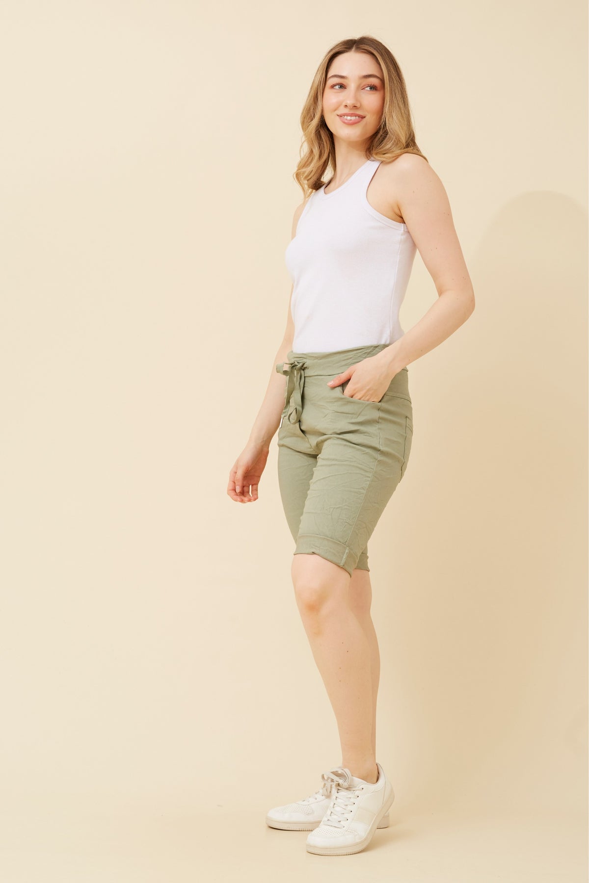 CRINKLE JOGGER SHORTS SAGE