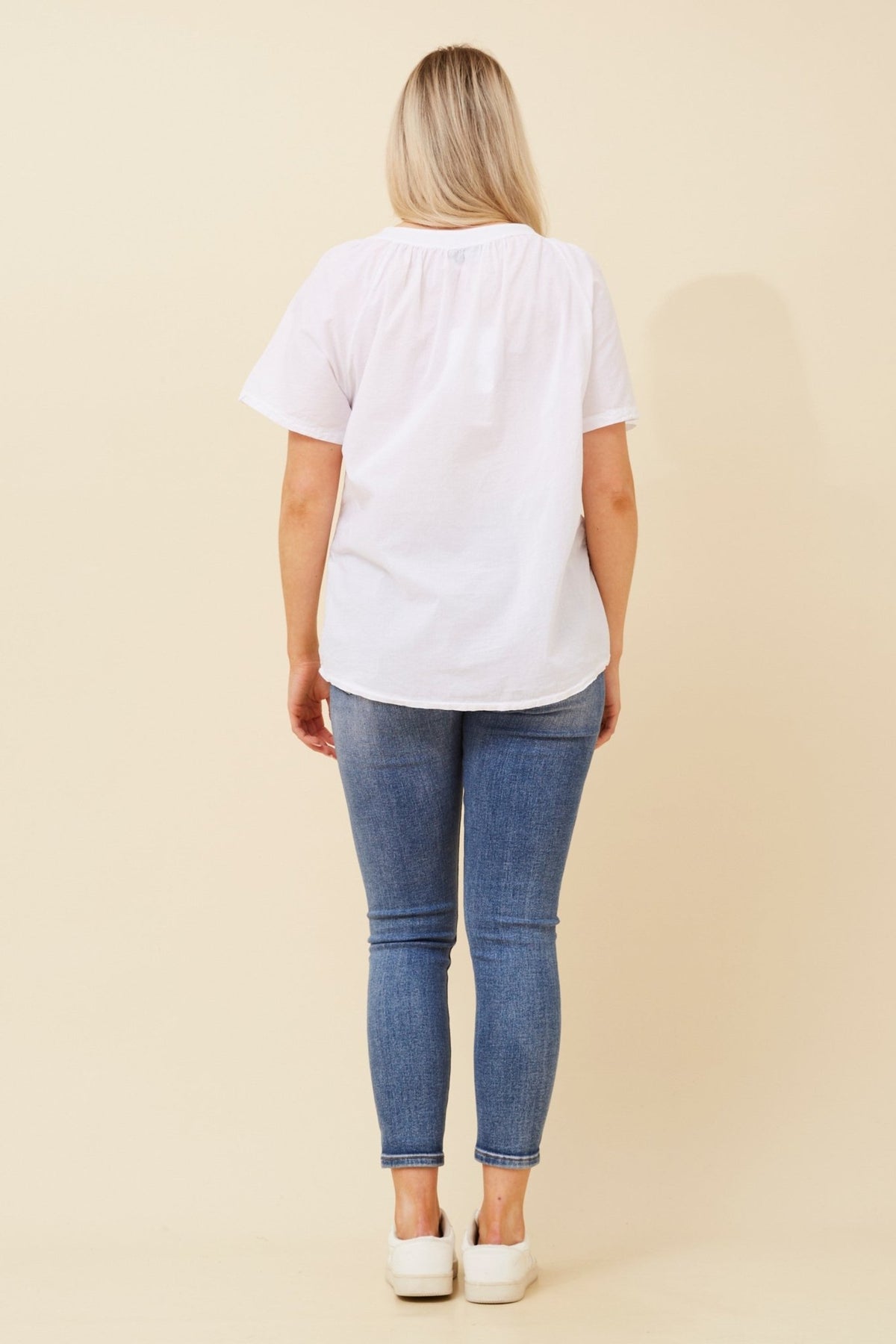 BOTTEGA MODA_EMBROIDERED CIRCLE TOP WHITE _ EMBROIDERED CIRCLE TOP WHITE _ Ebony Boutique NZ