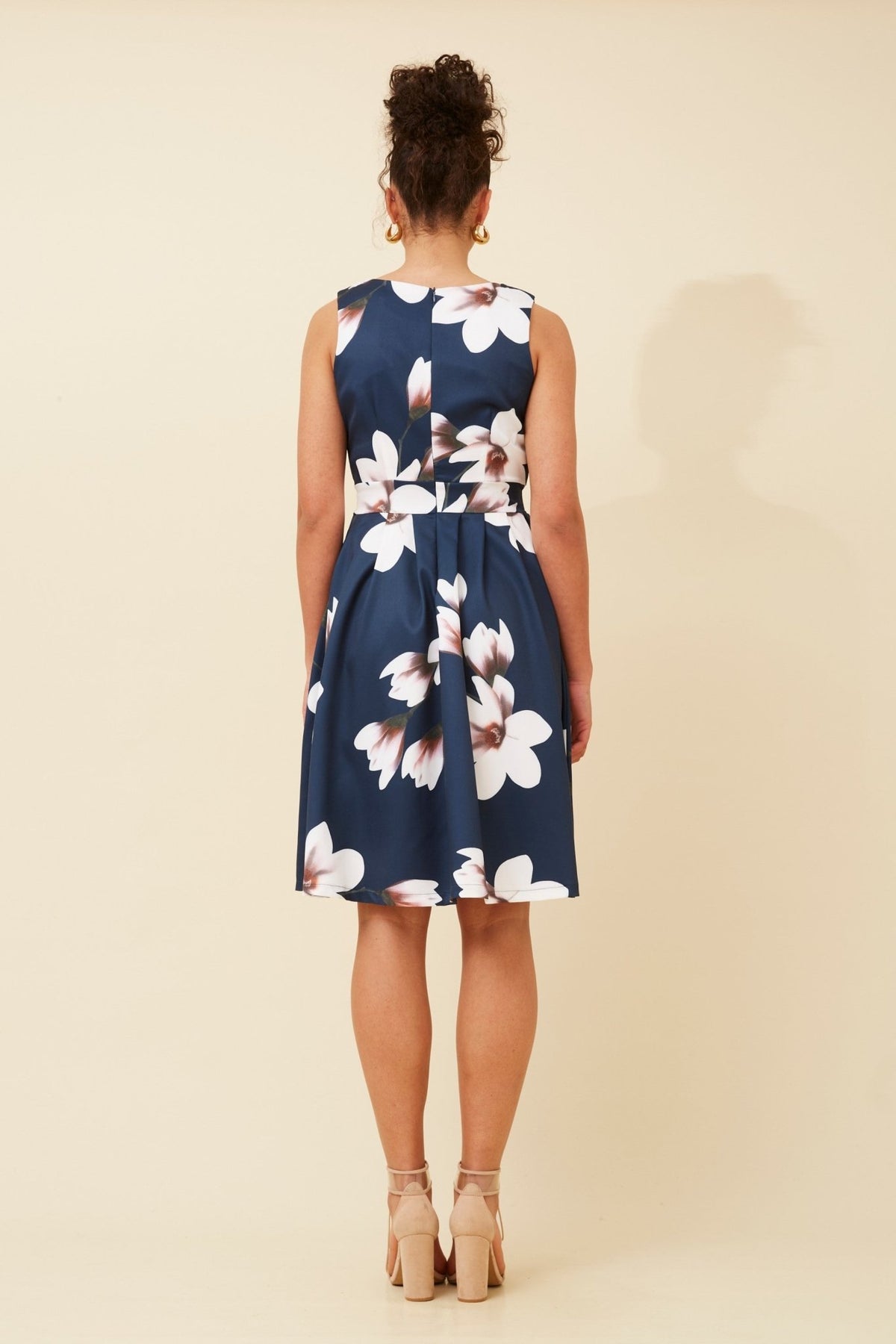 CAROLINE MORGAN_FLORAL FIT AND FLARE DRESS WAIST TIE NAVY _ FLORAL FIT AND FLARE DRESS WAIST TIE NAVY _ Ebony Boutique NZ