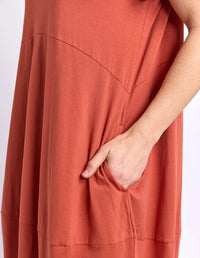 DIANA SHORT SLEEVE DRESS EARTH BROWN