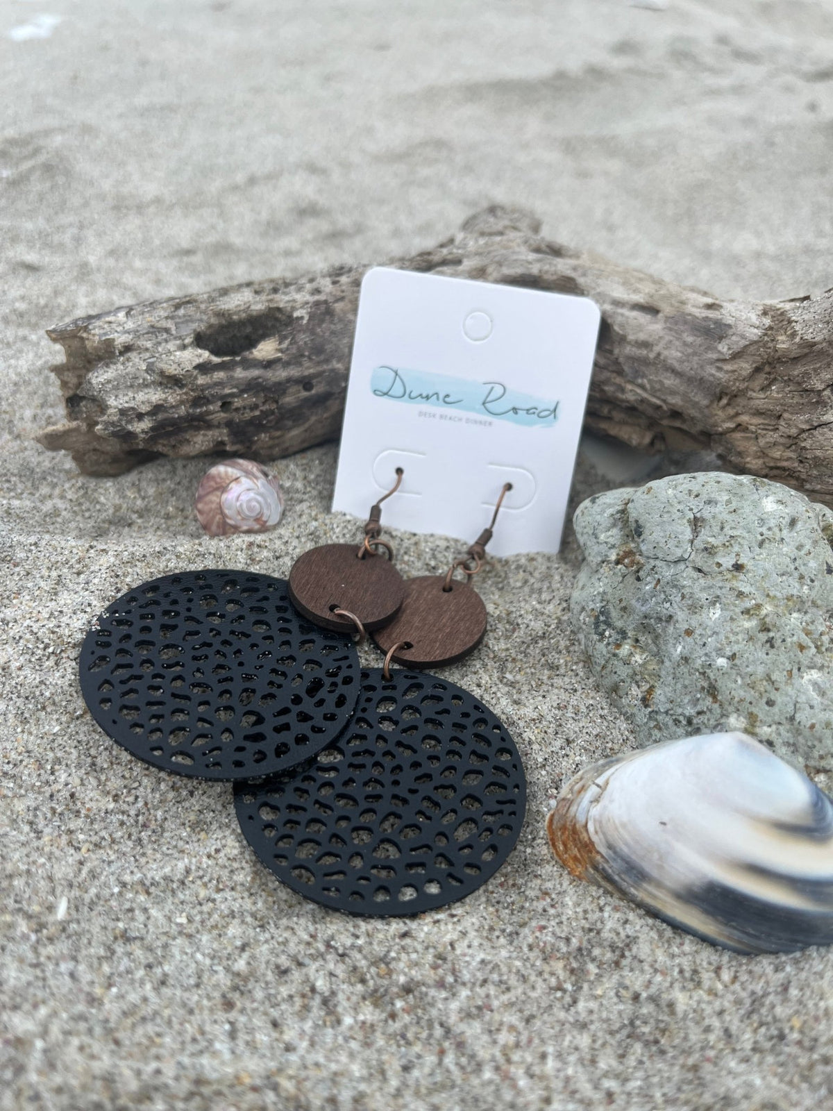 DUNE ROAD_HONEYCOMB DISC EARRINGS BLACK/WOOD _ HONEYCOMB DISC EARRINGS BLACK/WOOD _ Ebony Boutique NZ