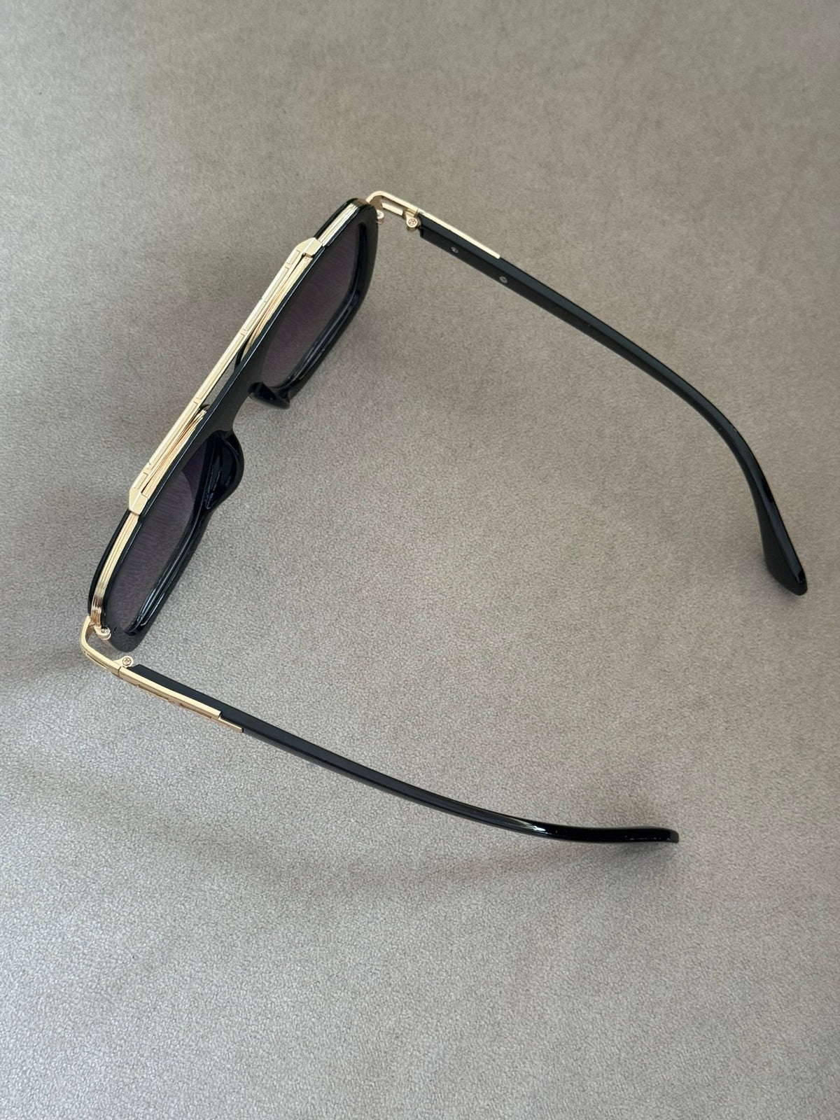 DUNE ROAD_JETSET SUNGLASSES _ JETSET SUNGLASSES _ Ebony Boutique NZ