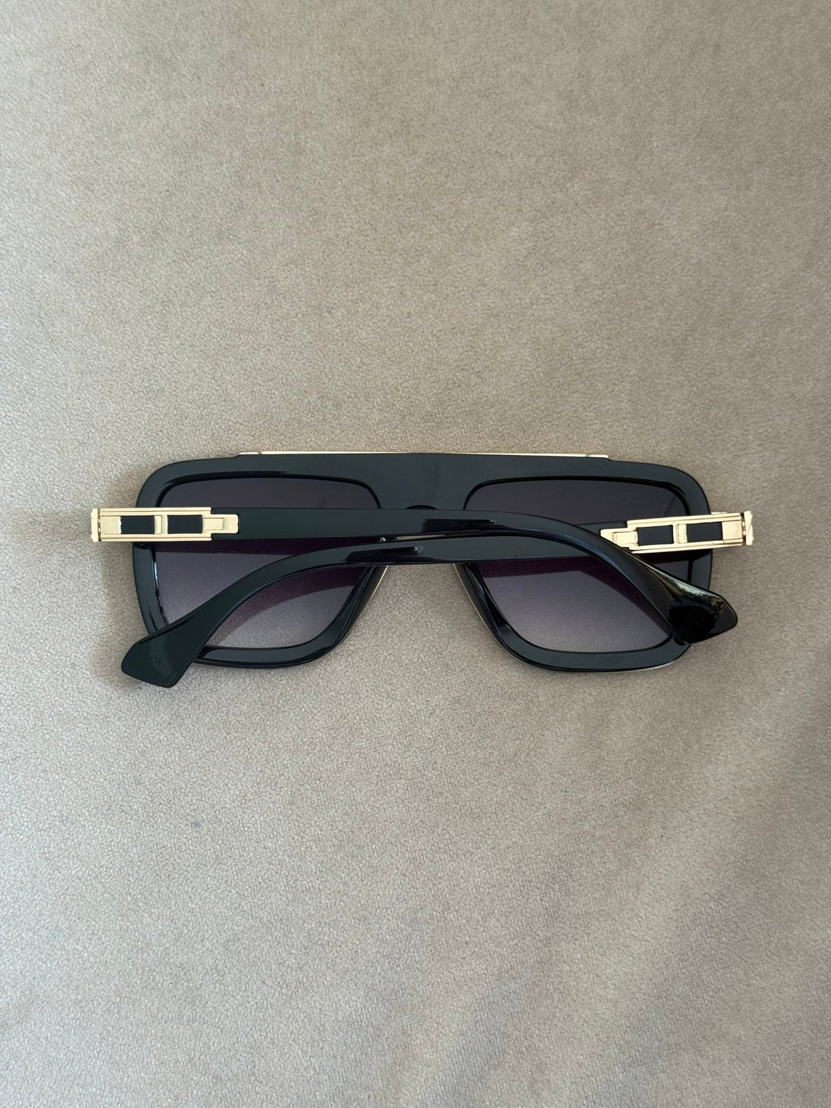 DUNE ROAD_JETSET SUNGLASSES _ JETSET SUNGLASSES _ Ebony Boutique NZ