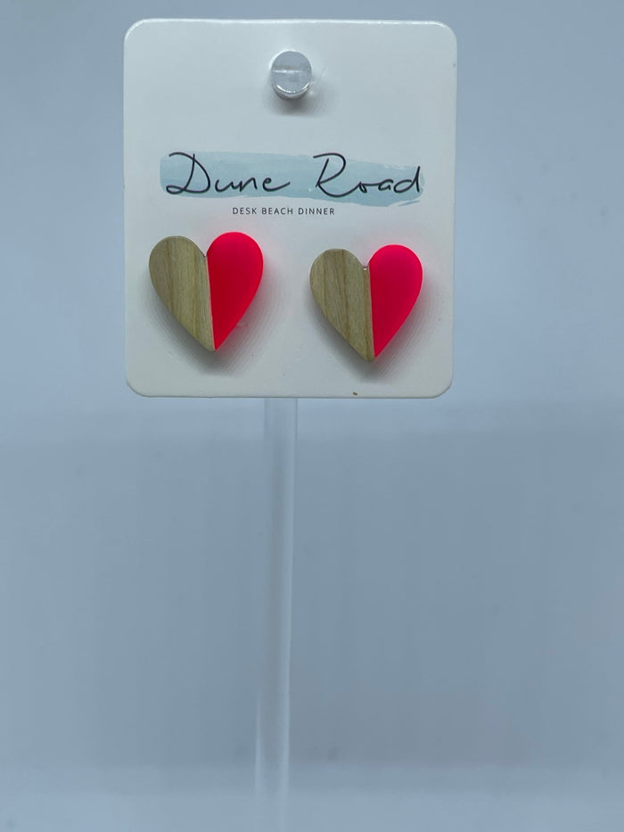 DUNE ROAD_WOOD RESIN EARRINGS HEART STUD _ WOOD RESIN EARRINGS HEART STUD _ Ebony Boutique NZ