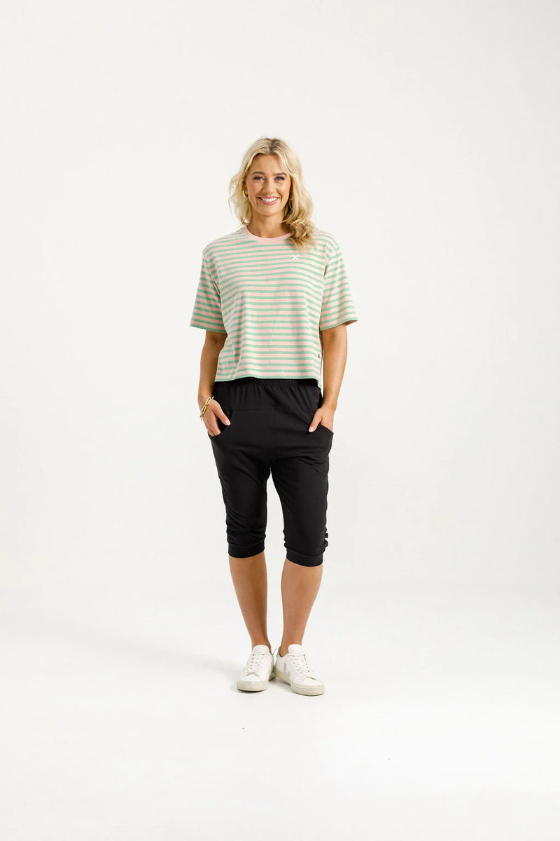 3/4 APARTMENT PANTS BLACK WITH KELLY GREEN X