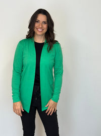 EBONY_MERINO MID LENGTH EDGE TO EDGE WOMENS CARDIGAN VERDE _ MERINO MID LENGTH EDGE TO EDGE WOMENS CARDIGAN VERDE _ Ebony Boutique NZ